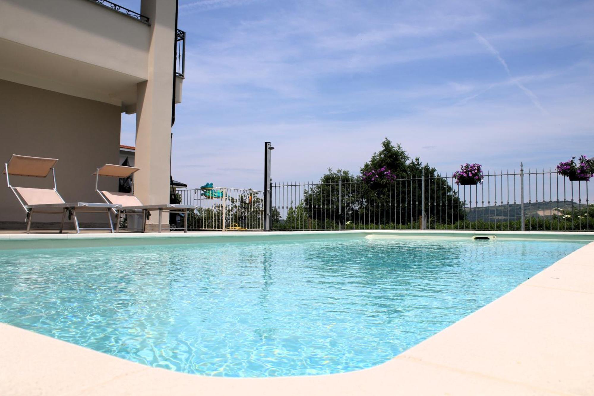 L'Alba Di Langa Hotel Narzole ภายนอก รูปภาพ